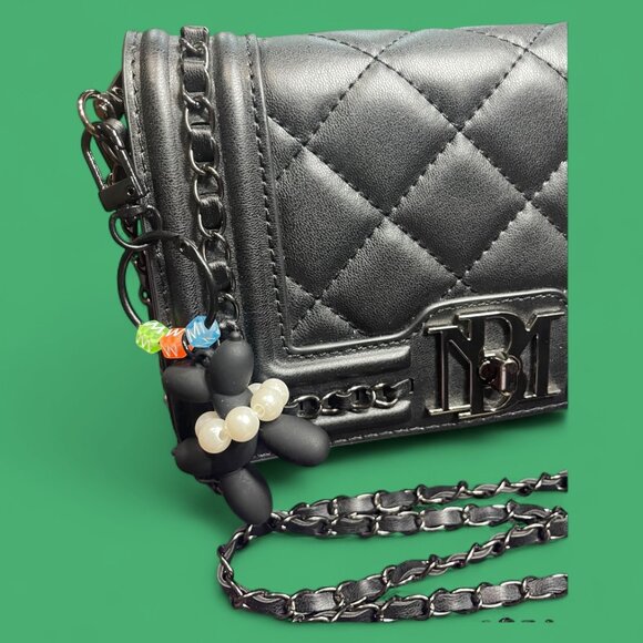 BADGLEY MISCHKA QUILTED BLACK SHOULDER BAG WITH BALLOON DOGGIE BAG CHARM - Picture 2 of 4